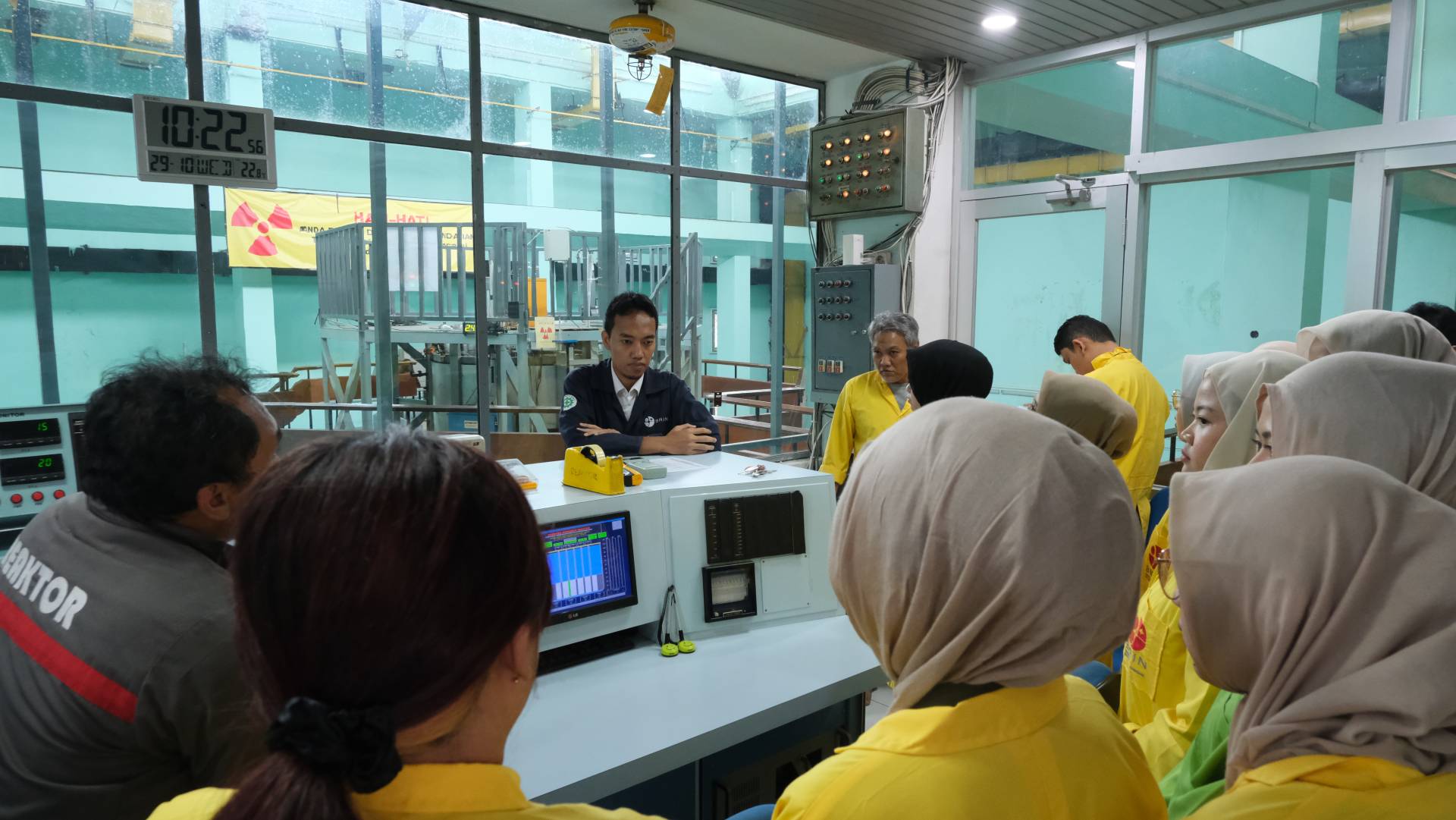 Zivotnykh bilan onlayn porno tomosha qiling